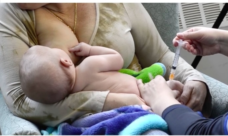 Aşı Yapılırken Bebeklerinizi Emzirmeyi Talep Edebilirsiniz 